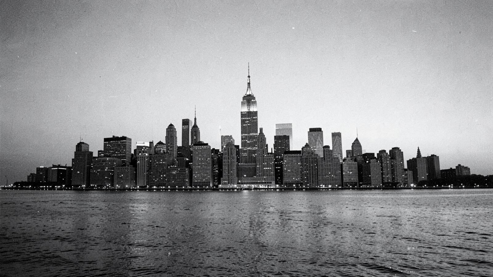 Black-and-white photograph illustrating 1904: the subway opens and new york is rearranged in New York